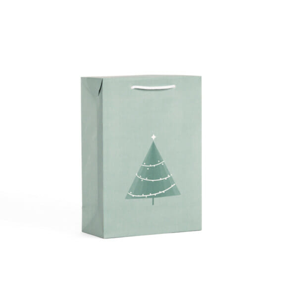 Lukket julepose i vintergrønn med juletre | Gaveposer - lagervarer | SKG - Spesialister innen profilert emballasje