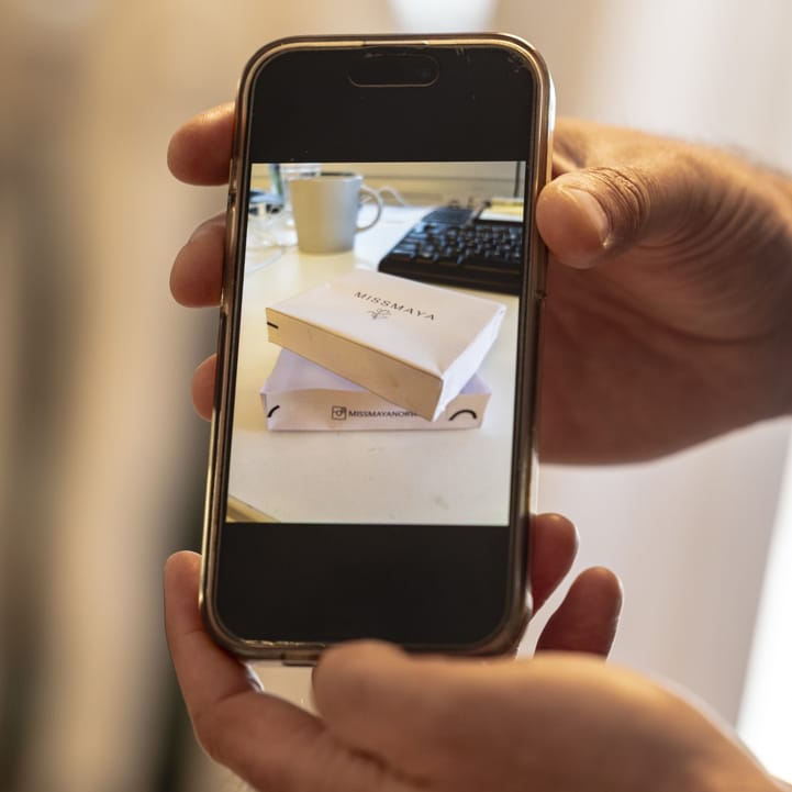 Produktinspo: Miss Maya bruker profilert emballasje til nettbutikken som salgsdriver | Inspirasjon | SKG - Spesialisten på profilert emballasje